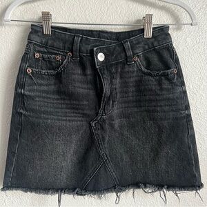 American Eagle‎ Women’s Denim Skirt Mini Black Wash Size 0 Crossover Button